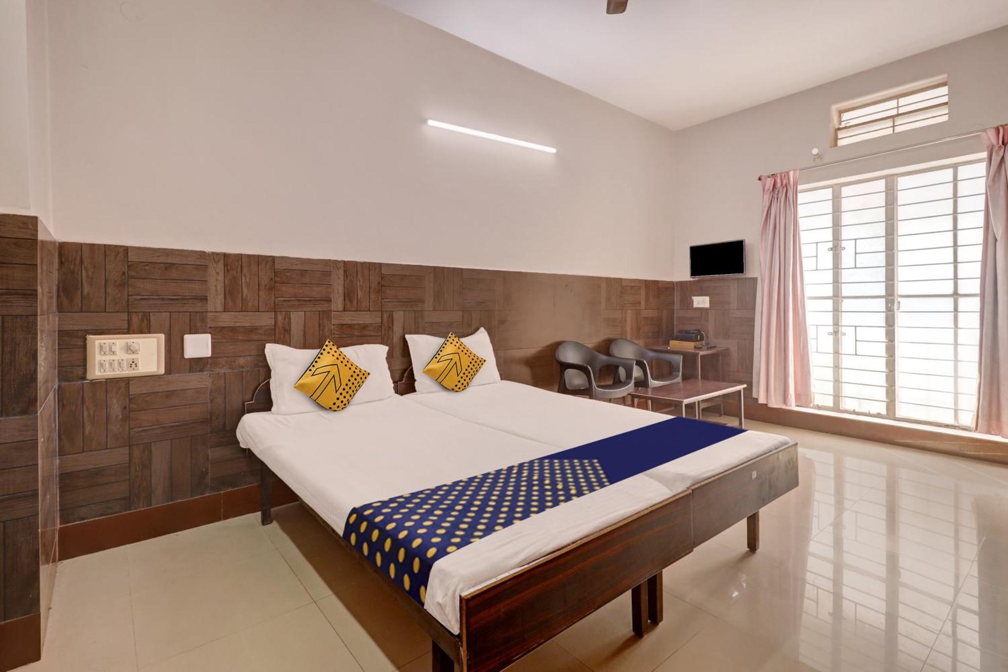 Spot On Ganga Yatri Nivas Hotel Gundlupet Kültér fotó